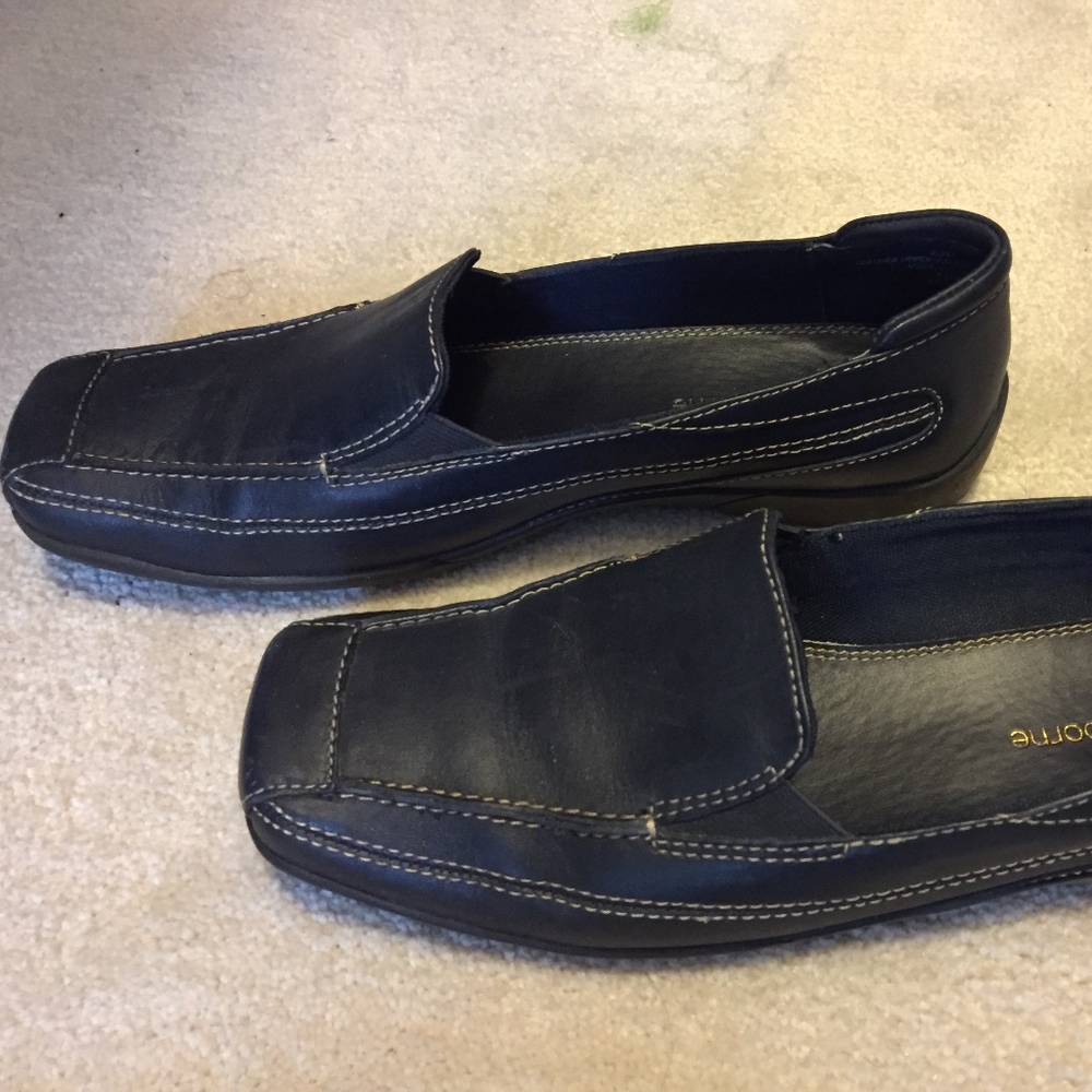 navy  leather loafers sz 7 1/2